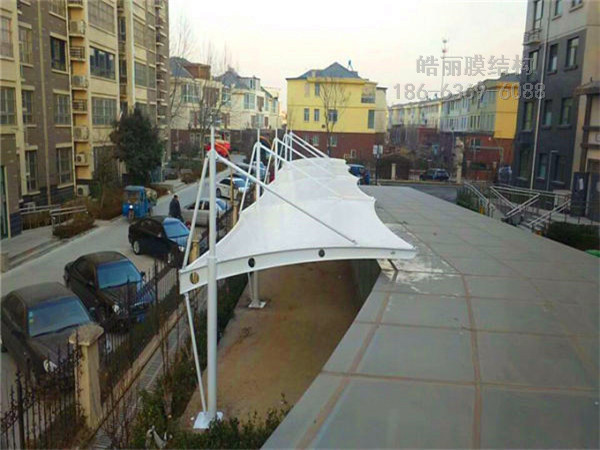 膜結構車棚1